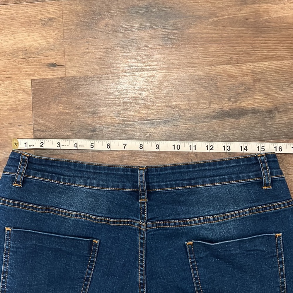 Blue Jeans - Picture 3 of 4